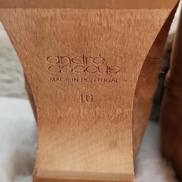 NWOB Andre' Asssous Tan Suede Clog Boots-Size 10 - Picture 7 of 7